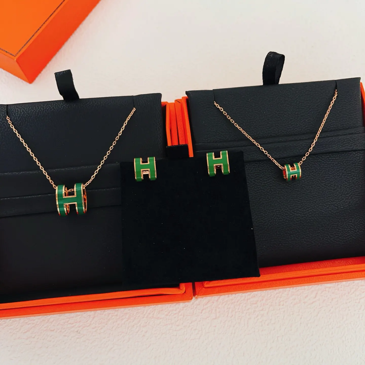 Hermes 玫瑰金 綠色 大号 耳钉 小巧点缀款