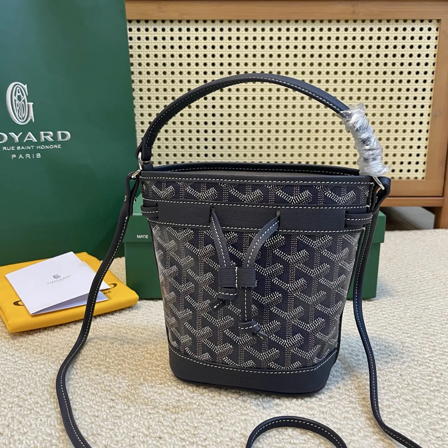 Goyard 皮革 轻盈小巧去始终保持标志性水桶百搭造型 水桶包 休閒水桶款