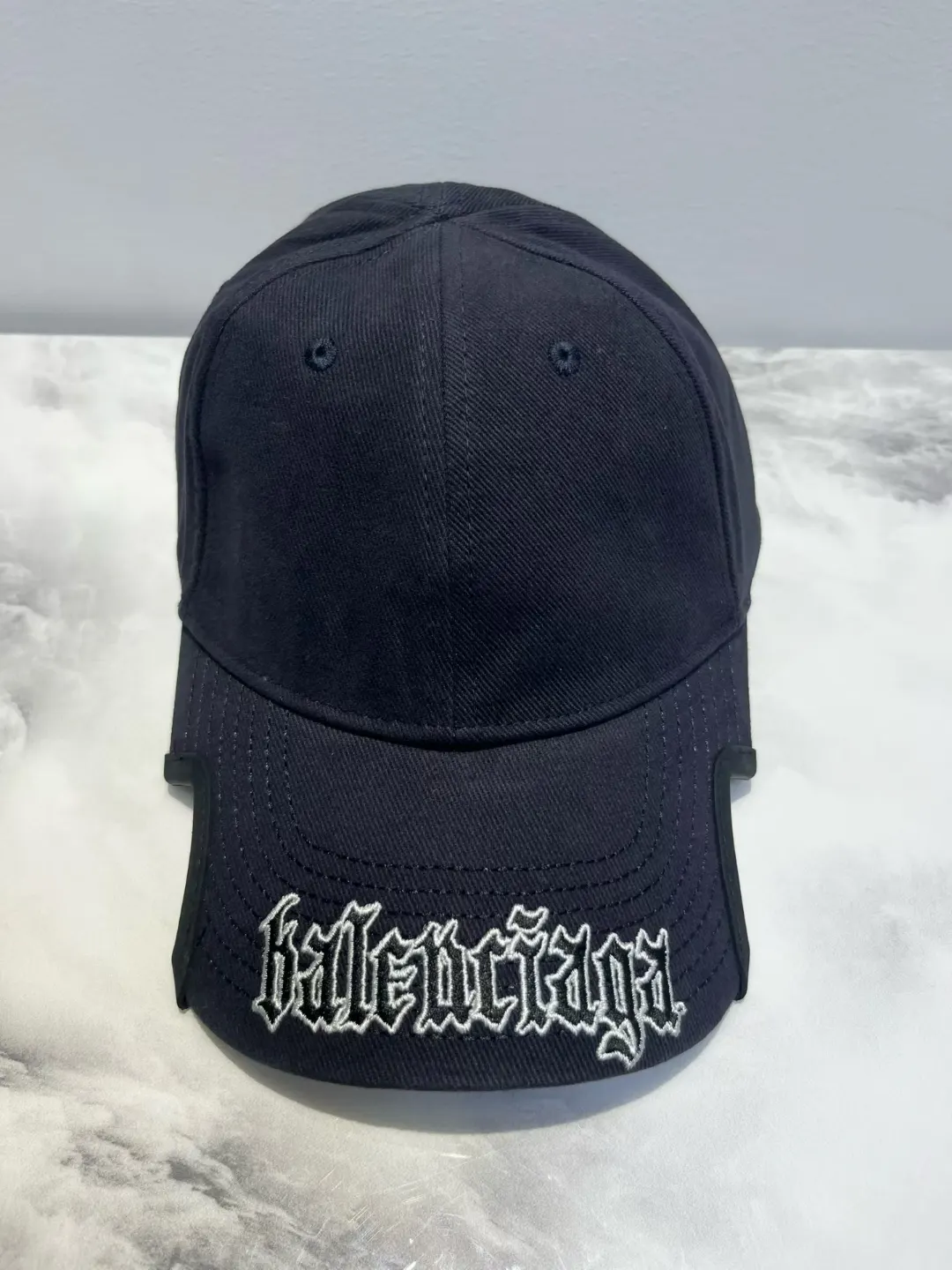 Balenciaga Logo 棒球帽 精致搭配
