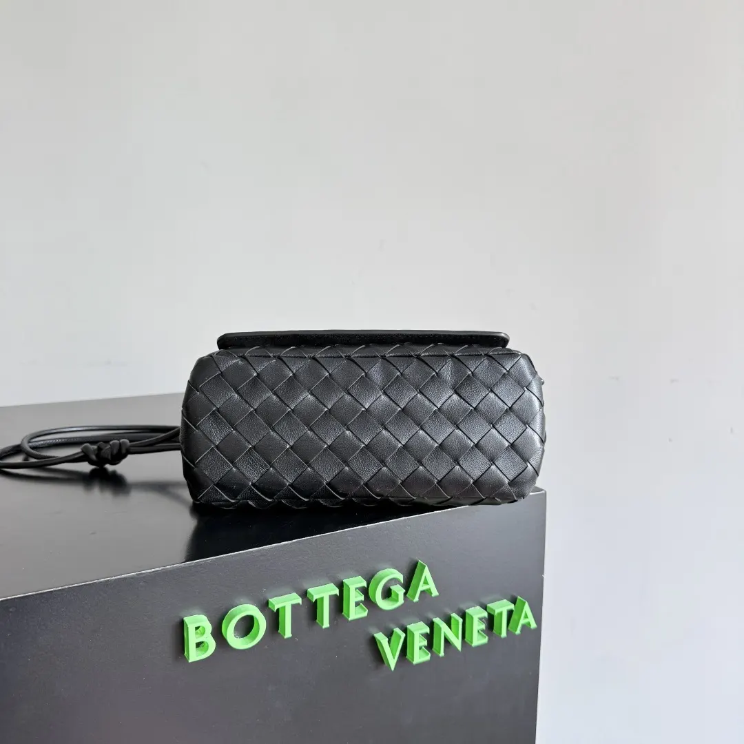 Bottega Veneta 手拿包 精致手拿款