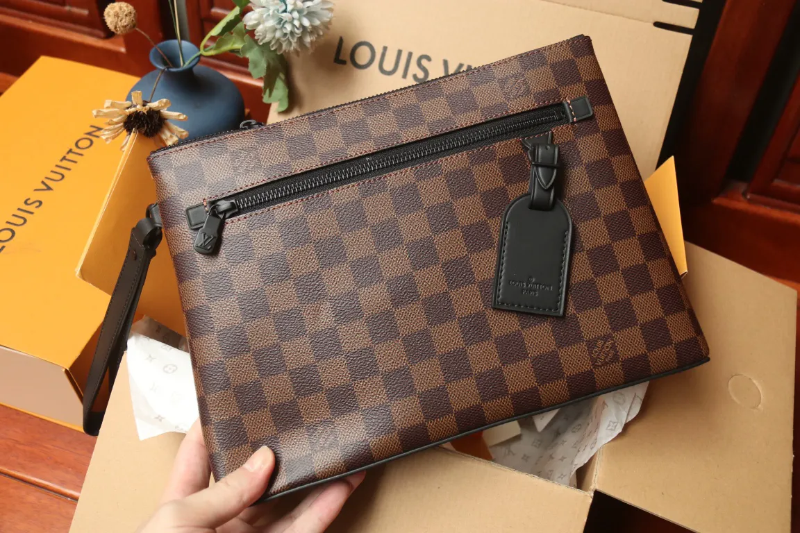 Damier 手拿包 精致手拿款