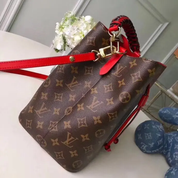 LV 紅色 金色 牛皮 厂价 包包 款NéoNoé手袋的設計 水桶包 休閒水桶款