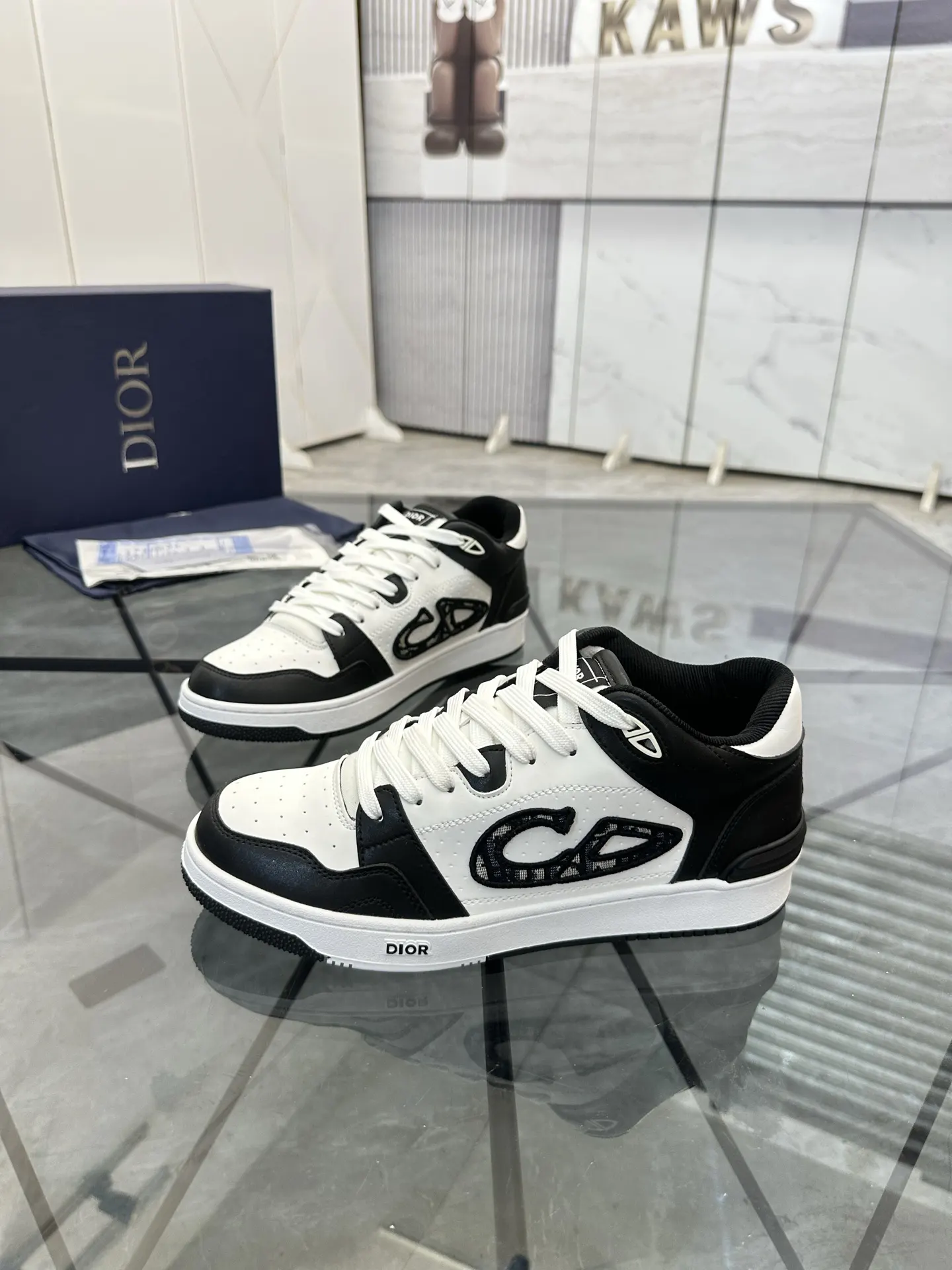 Dior B57 黑白拼色牛皮休闲鞋