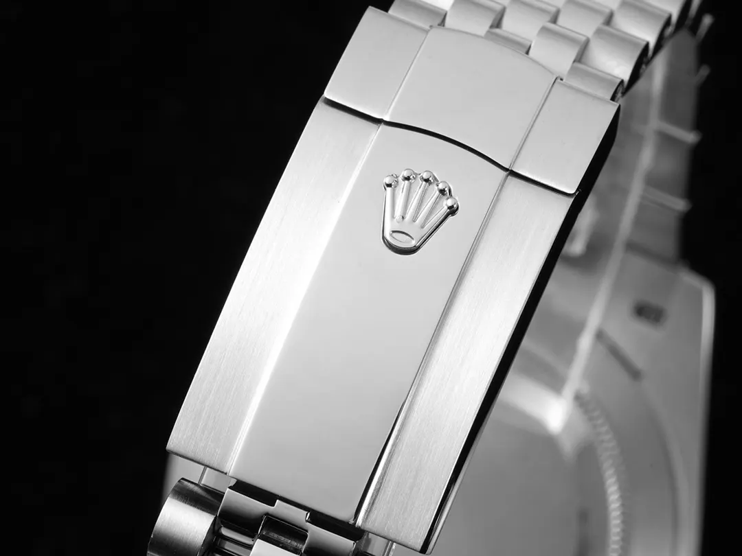 Watch Classic Image 9 Watch Classic Image 9