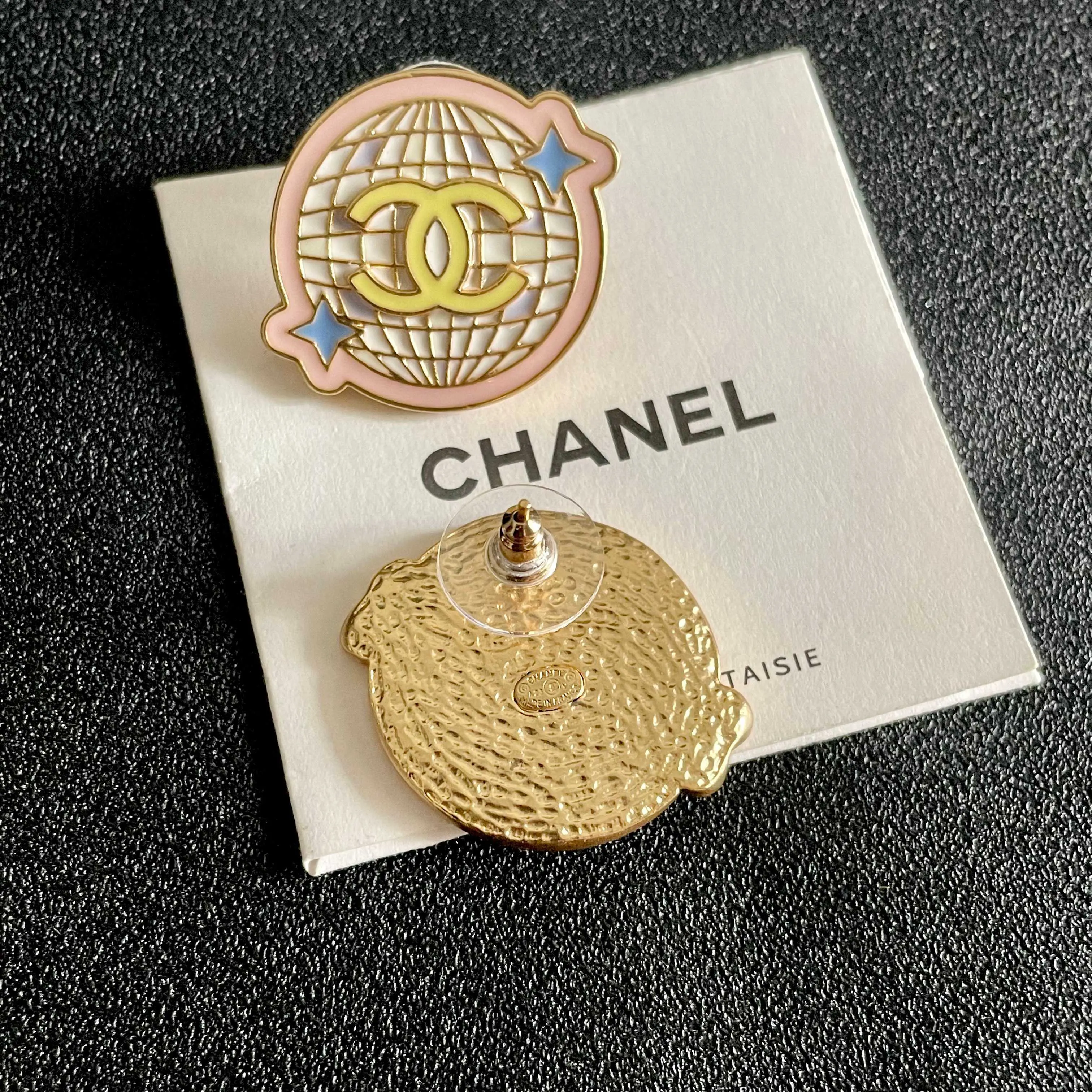 Chanel 双C 耳钉 小巧点缀 耳饰