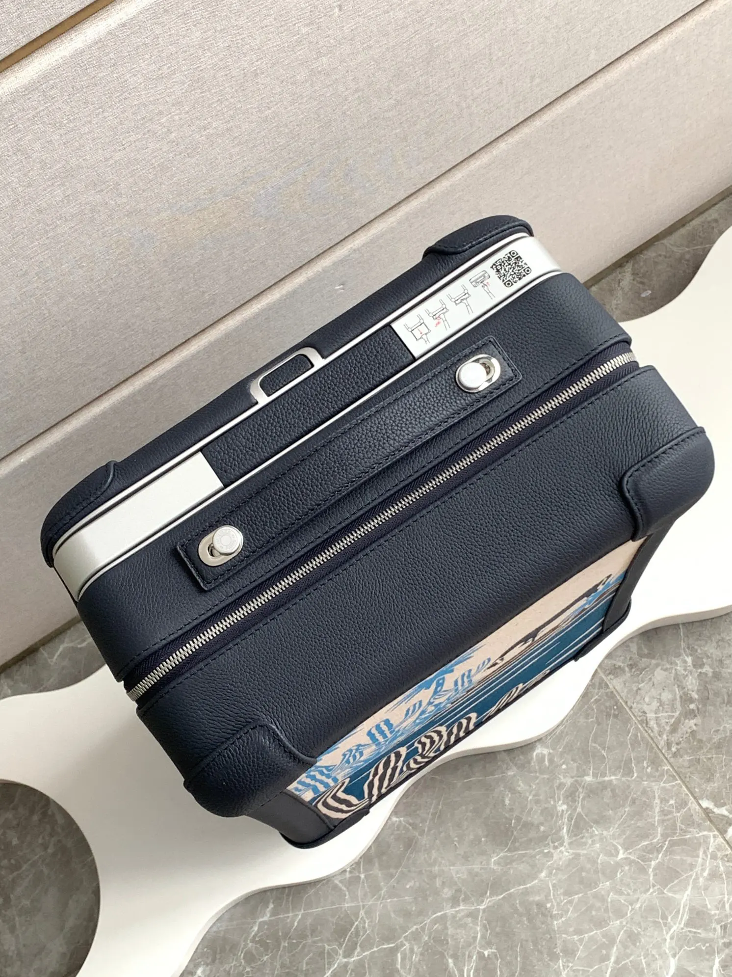 RMS行李箱陆续 订制款决定的小众和限量 受众群体 旅行拉杆款 轻便出行款