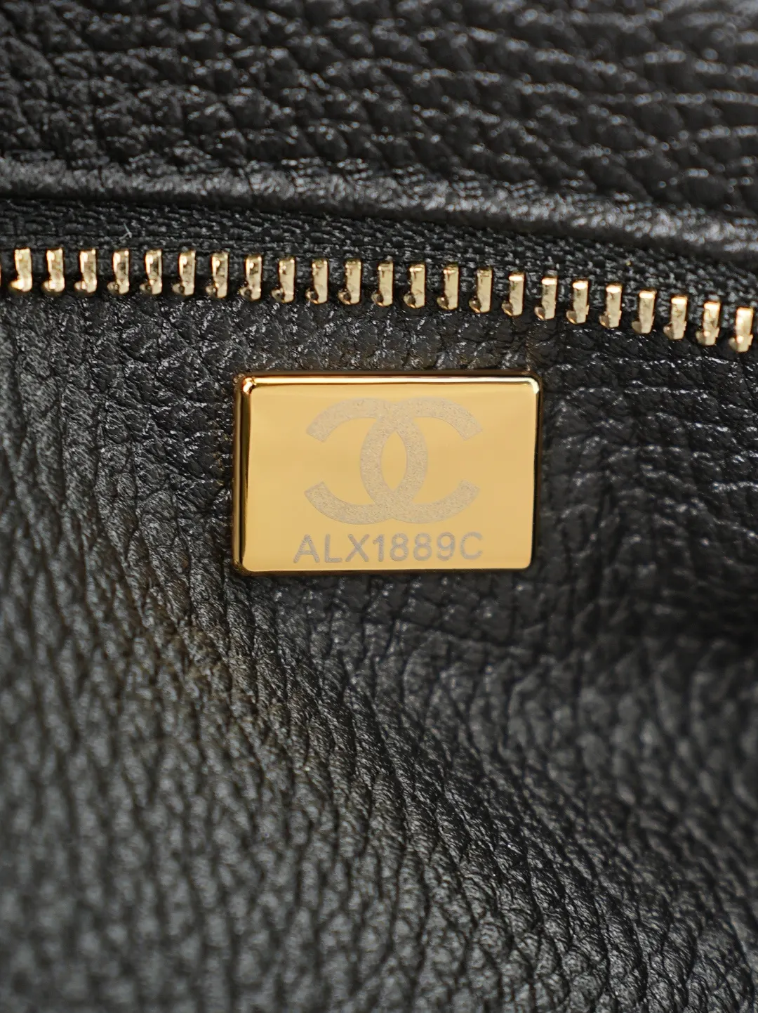 CHANEL 黑色 白色 小牛皮 腋下包 復古腋下背款