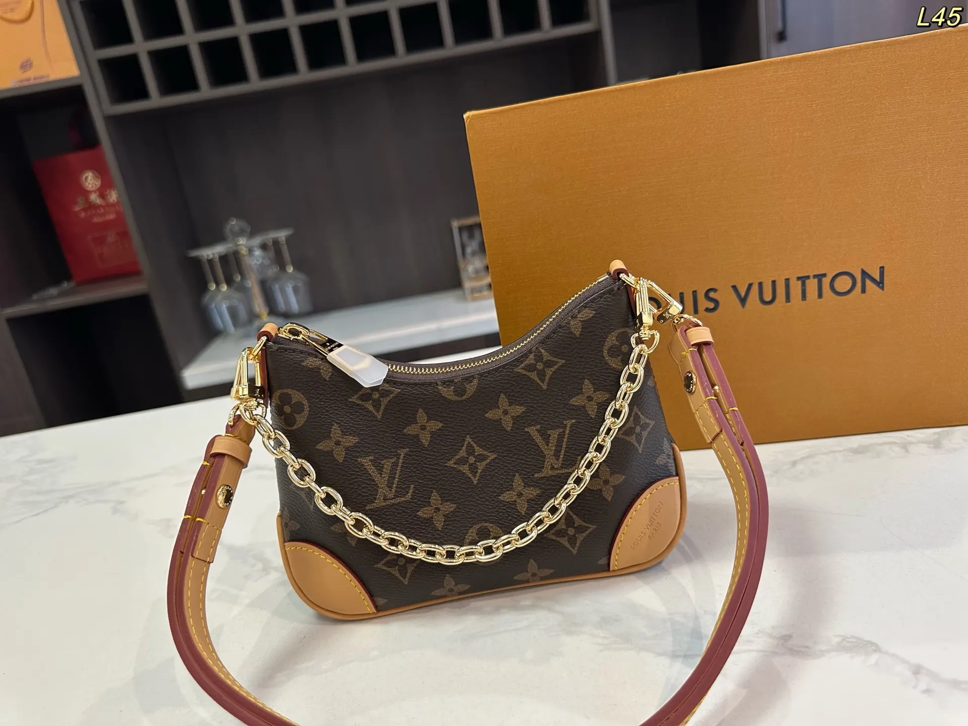 LV 老花 钢五金 迷 斜背包 輕便斜挎款
