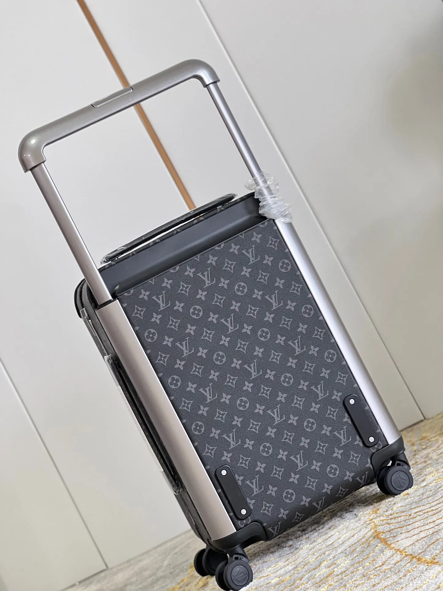 LV 帆布 全新 Horizon 拉杆箱以个性创意革新的传奇經典 行李箱 旅行拉杆款 輕便出行款