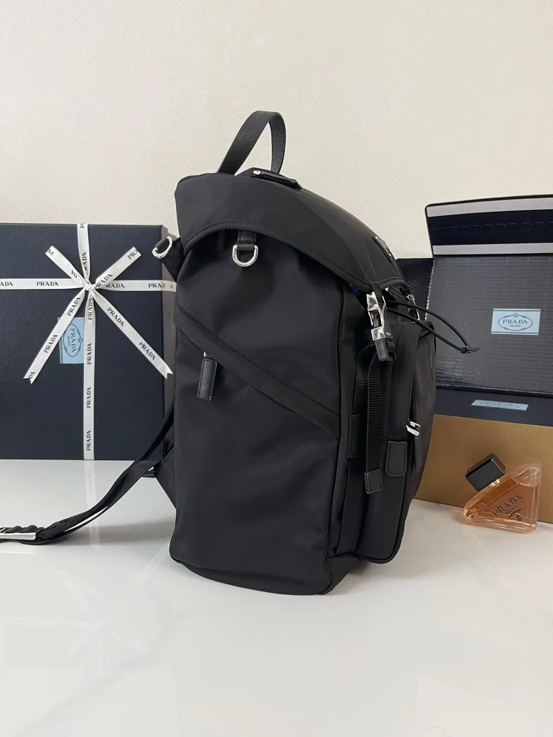 Prada 尼龍 雙肩包 实用雙肩款