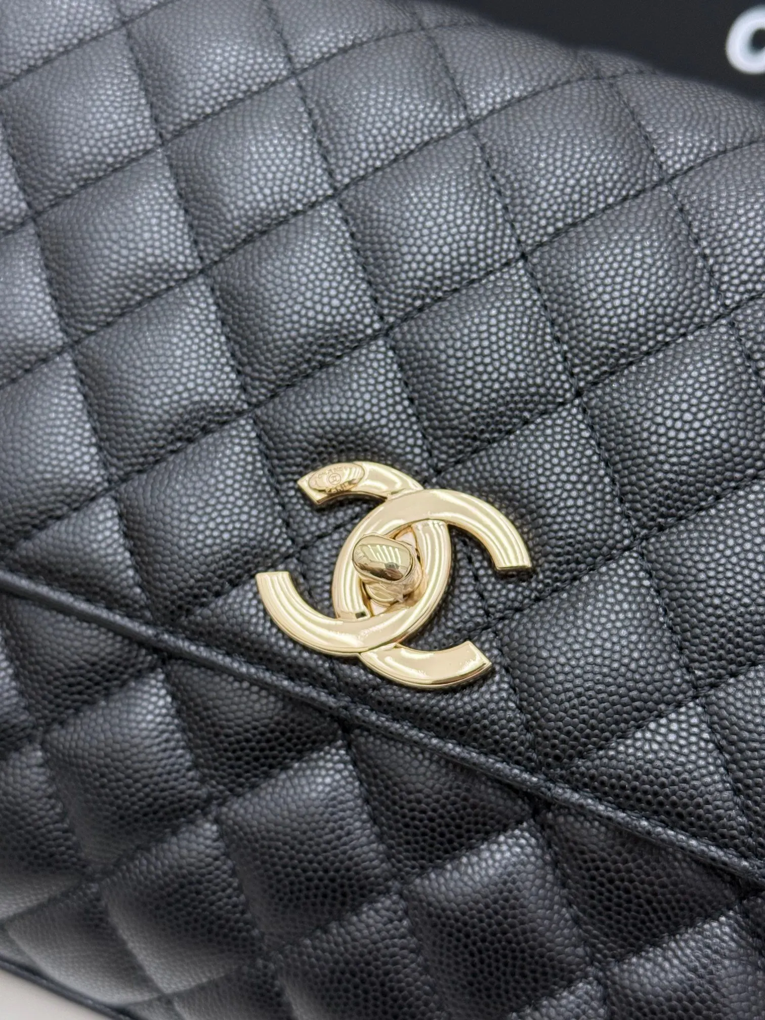 Audemars Piguet 金色 小牛皮 链条包 精致链条款