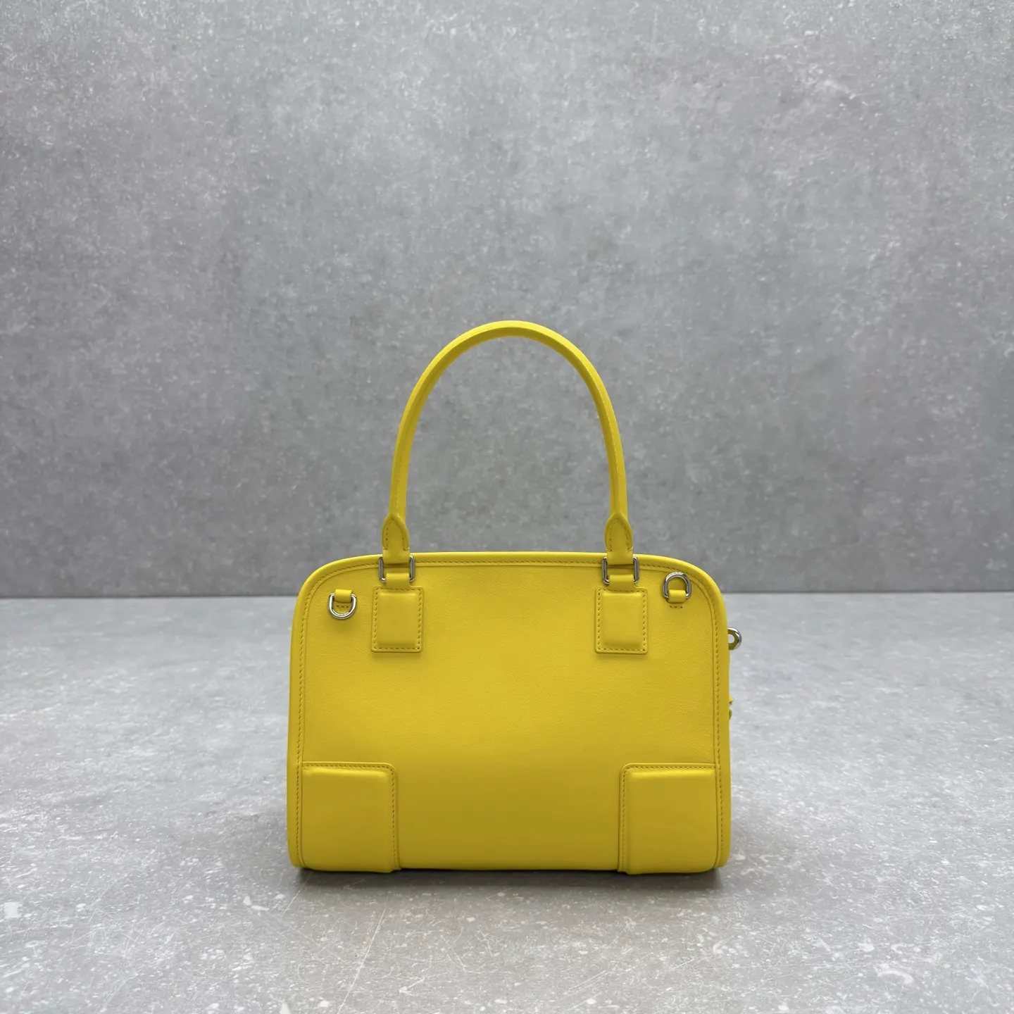 Loewe 黄色 皮革 斜挎包 轻便斜挎款