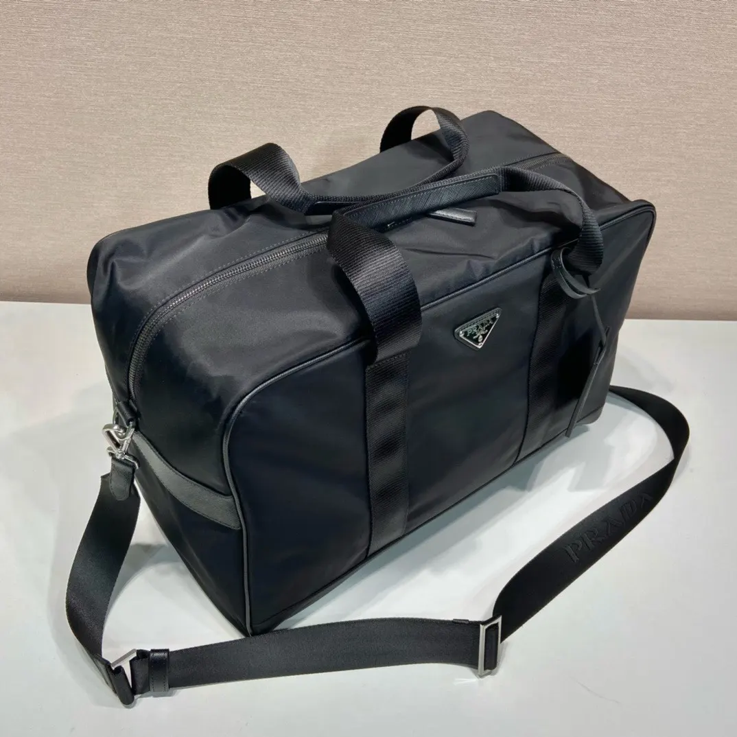 Prada Re-Nylon 皮革 Saffiano 十字纹 旅行包