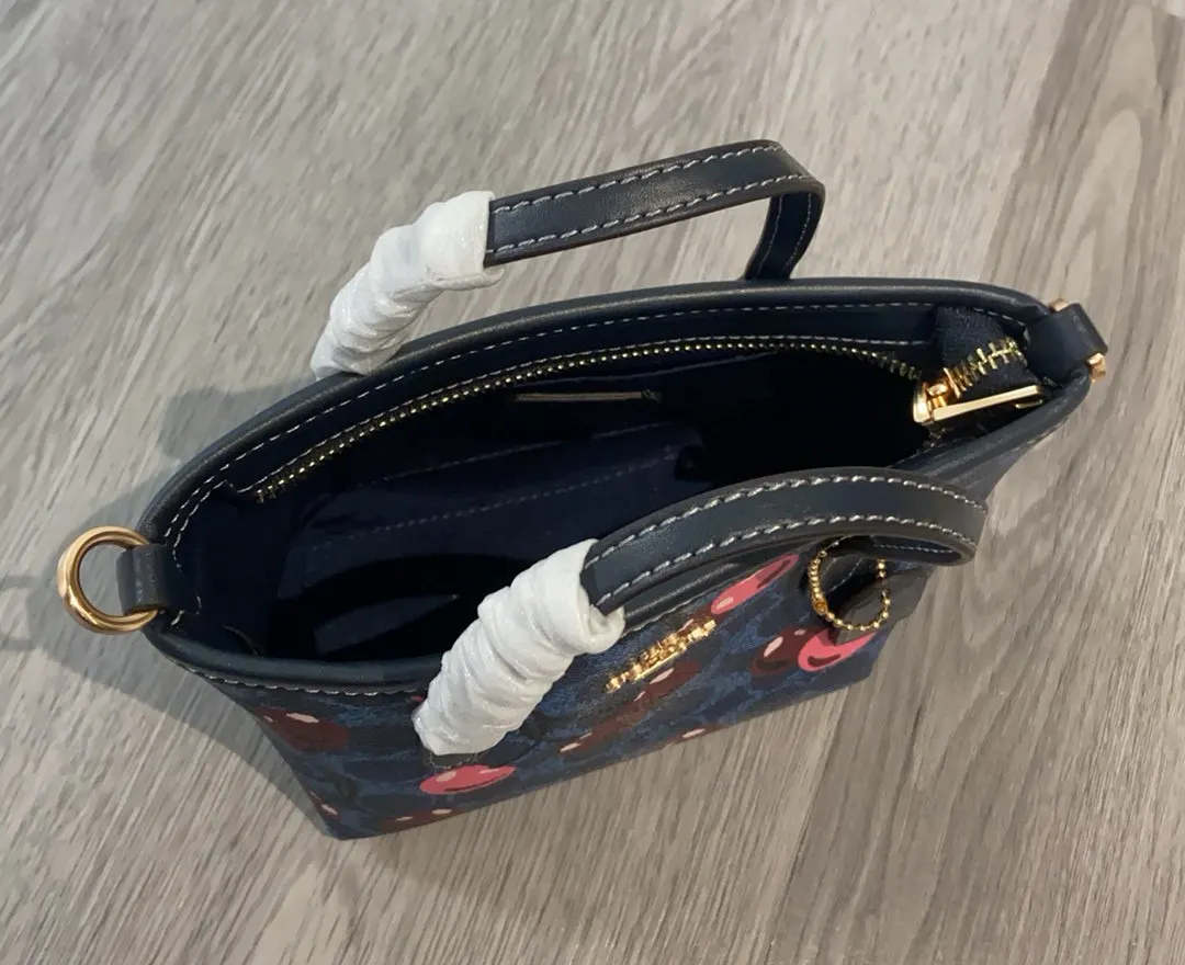 Coach 樱桃Mini City迷你小托特斜挎饺子包C 托特包 大容量托特款