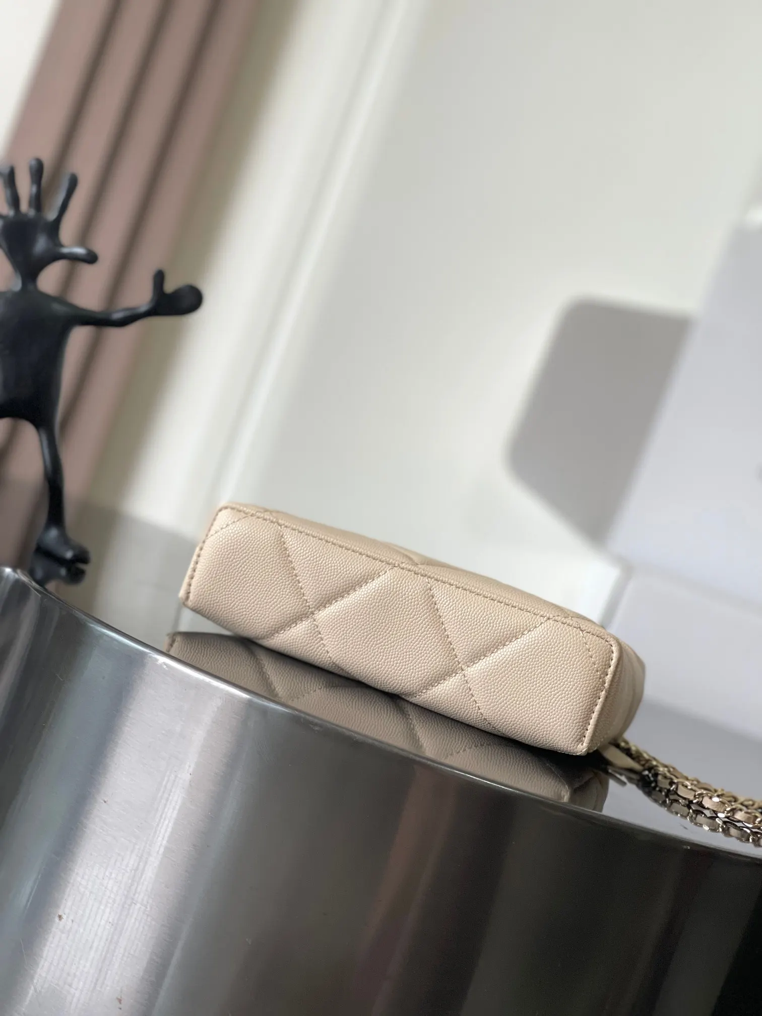 Chanel 魚子醬牛皮19 Bag鏈條包 單肩斜挎(數字4) Chanel 魚子醬牛皮19 Bag鏈條包 單肩斜挎(數字4)