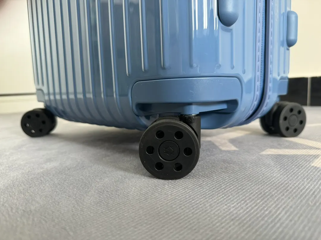 黑色 白色 Essential系列 湖水藍 尺寸 行李箱 旅行拉杆款 輕便出行款