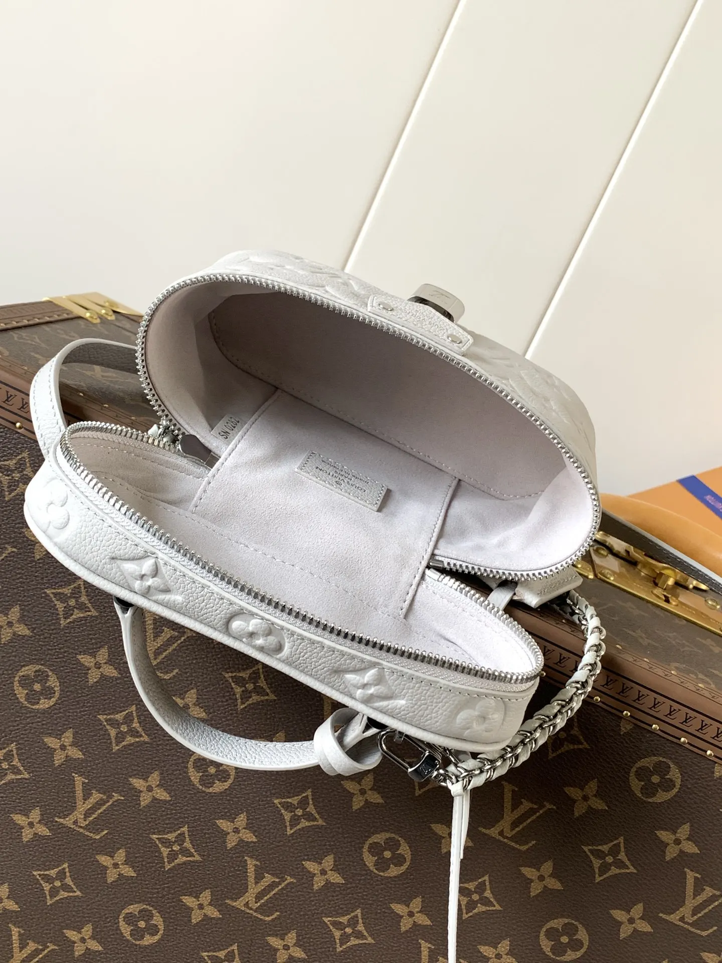 LV 灰色 牛皮 链条包 精致链条款