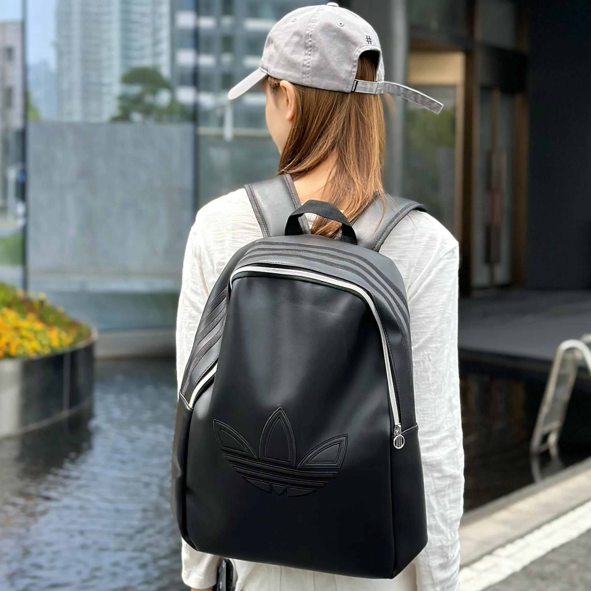 阿迪达斯Adidas双肩包单肩包学生书包 实用双肩款