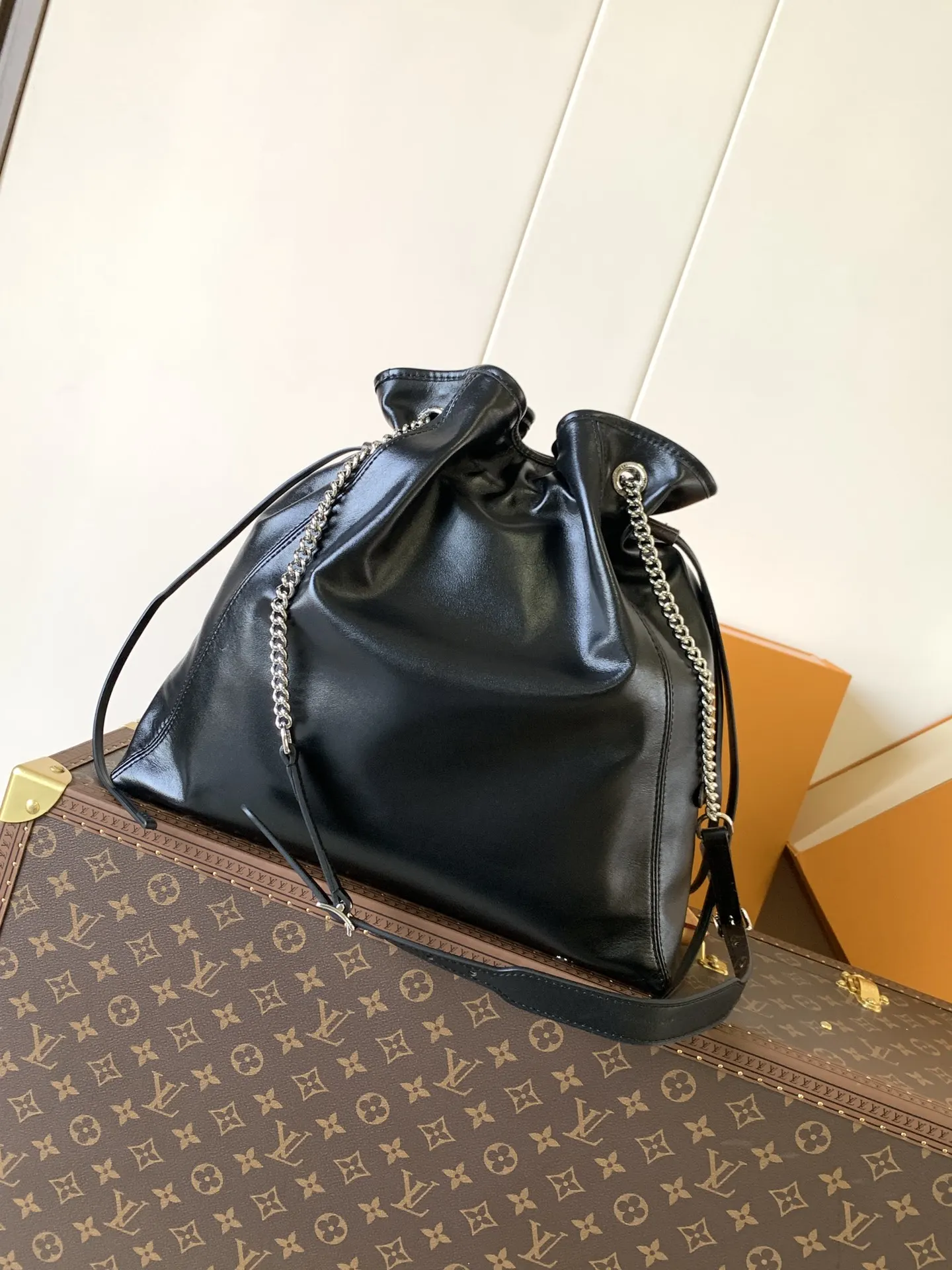 牛皮 Duty 中号手袋出自 Vib 收納包 旅行收納款