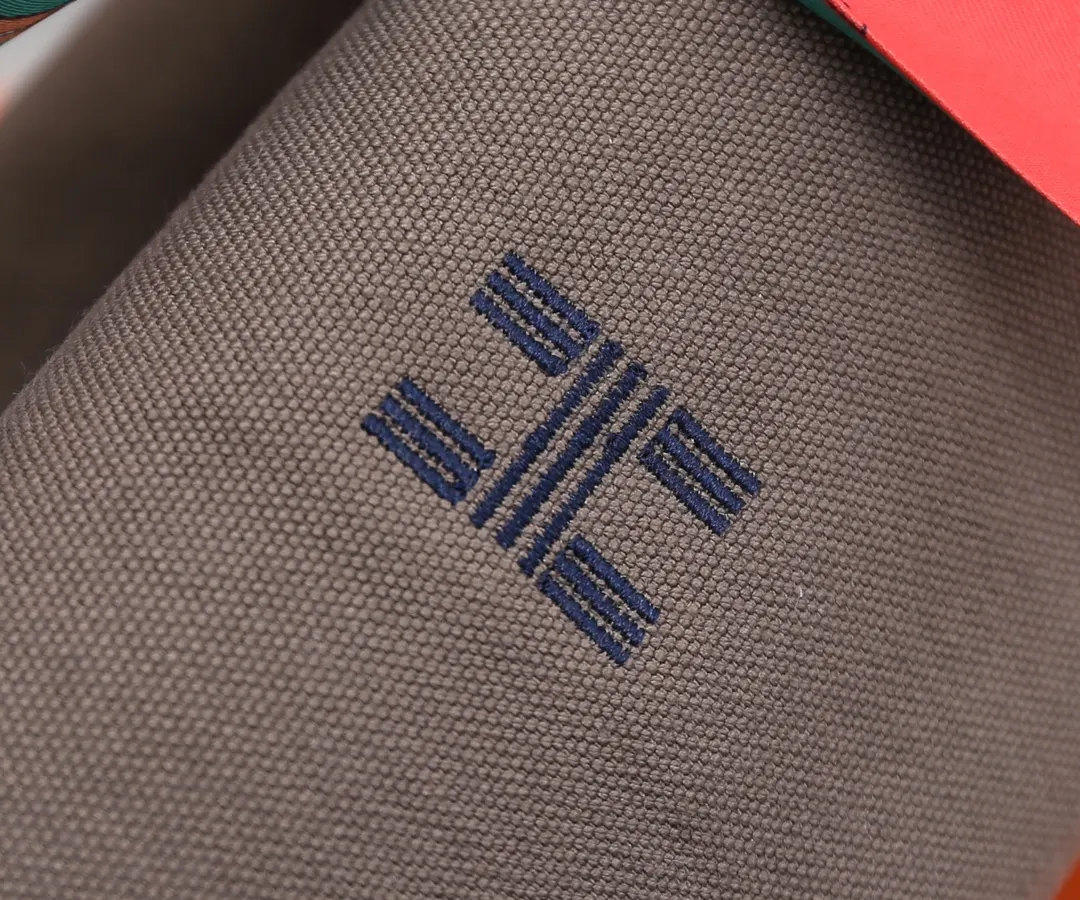 帆布 Trousse Bride Brace 官方名字 化妆包 便携收纳款