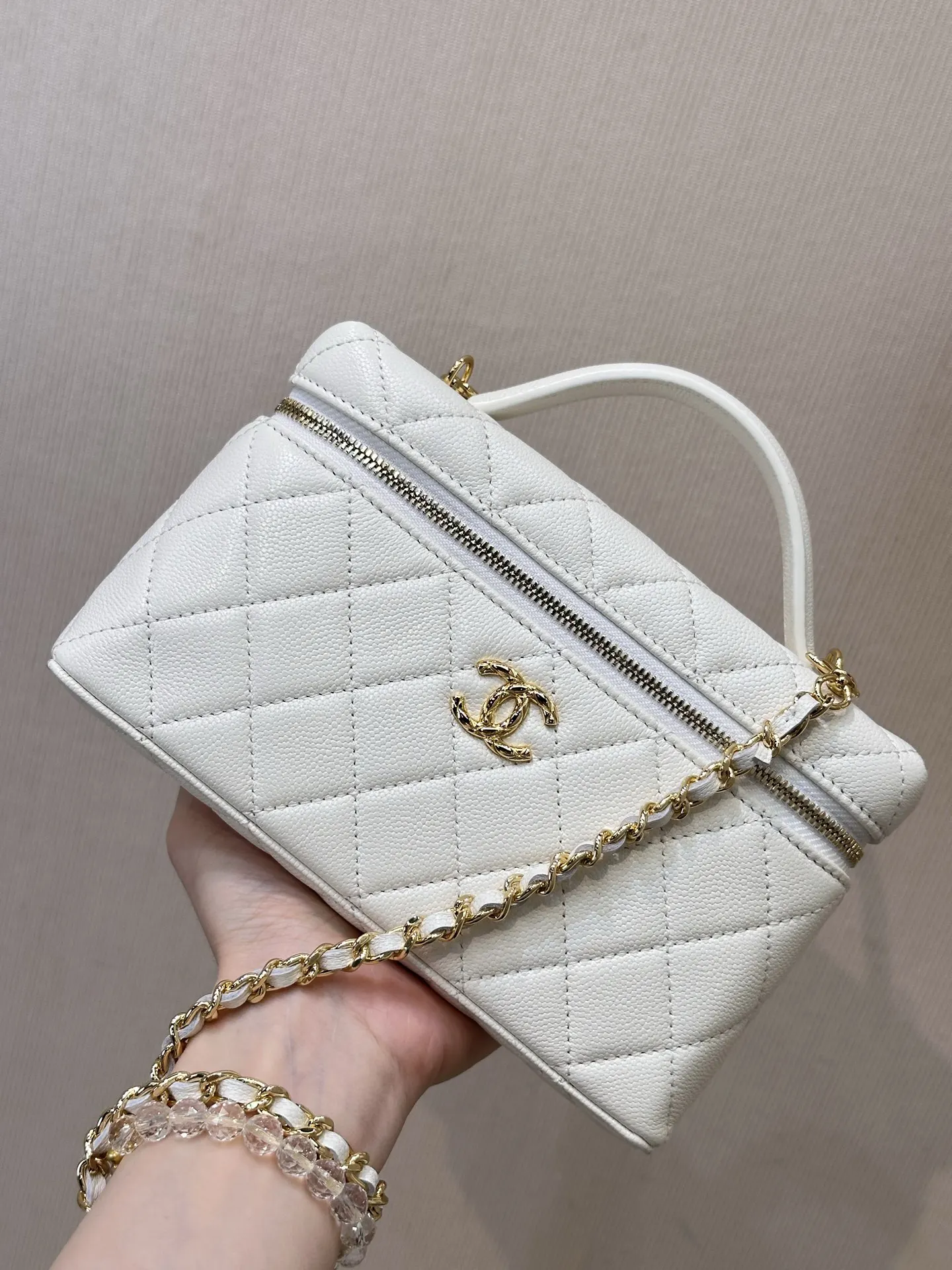 Chanel Cowhide Chain Bag Shoulder and Crossbody Wear