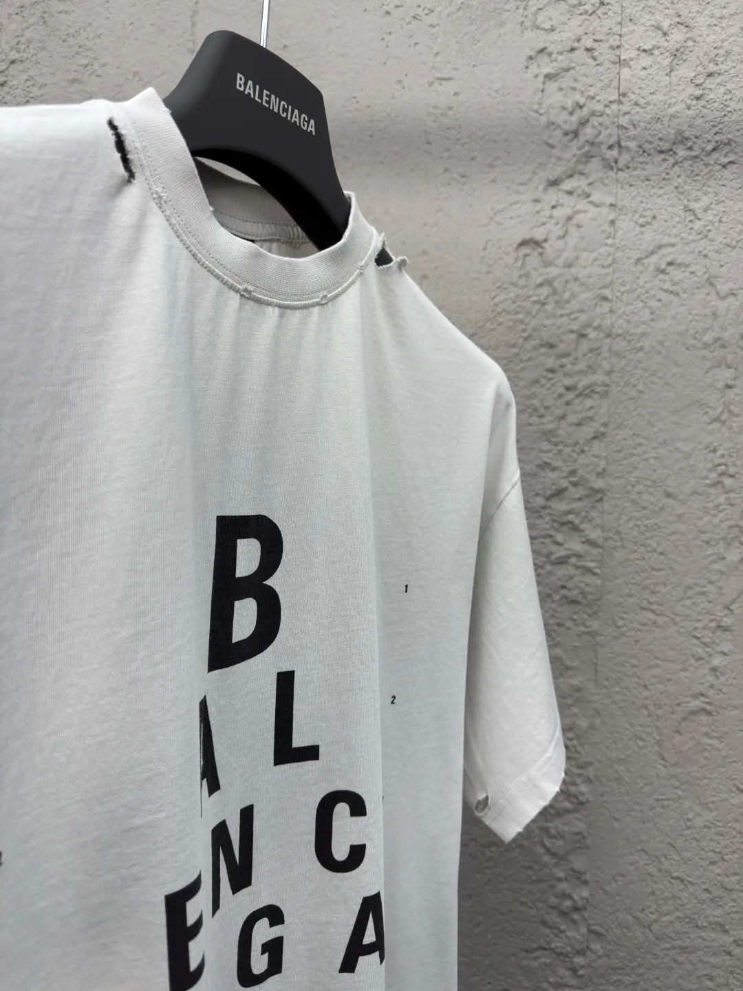Balenciaga Paris 豎排字母圓領短袖T恤 白色(數字8)