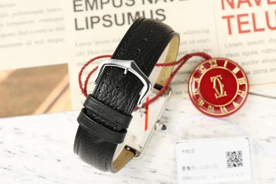 Cartier 白色 蓝色 牛皮 手表 经典腕表款