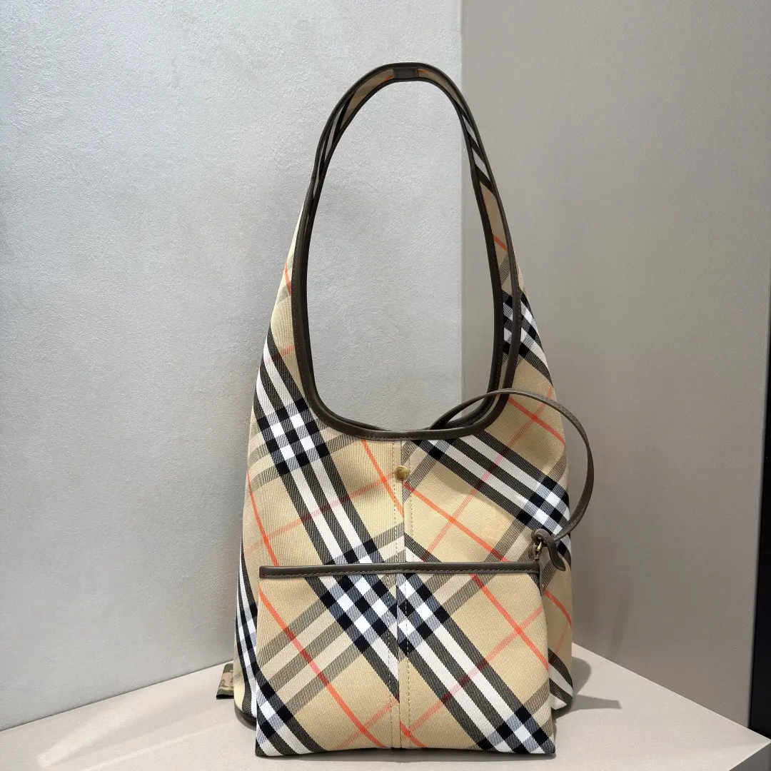Burberry 小牛皮 雙肩包 实用雙肩款