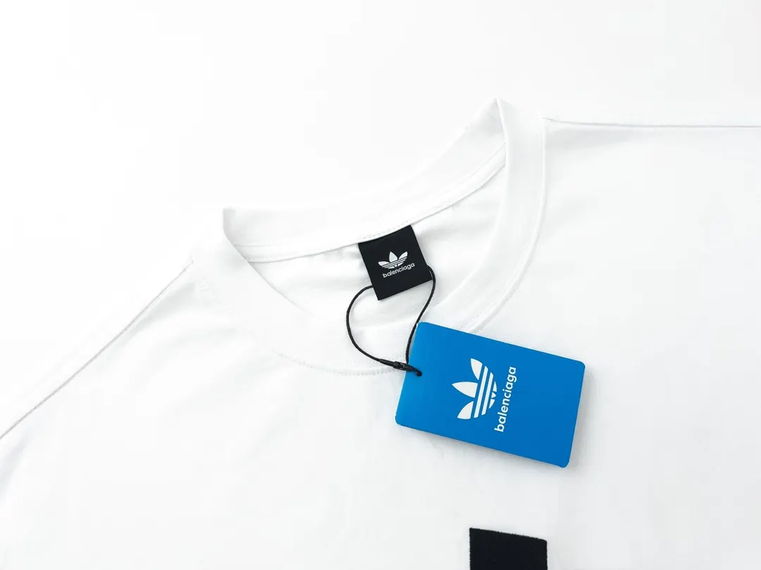 Adidas 白色 字母 刺绣 短袖T恤 日常百搭款