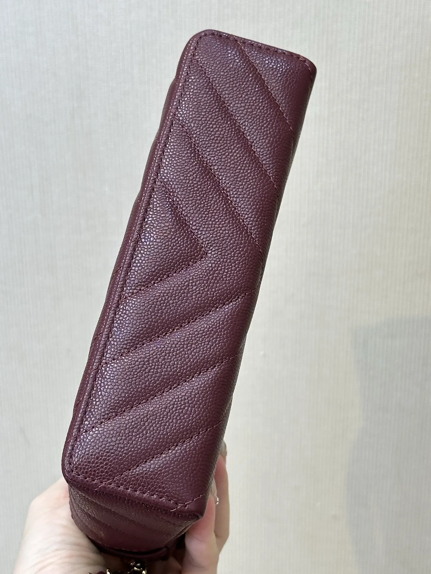 CHANEL 上香奶奶独特的v纹 多了几分富贵优雅感 链条包 精致链条款