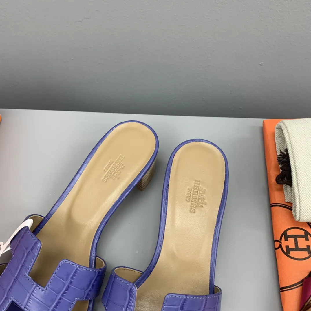 Hermès Oran 鳄鱼纹牛皮 拖鞋 舒適(數字6) Hermès Oran 鳄鱼纹牛皮 拖鞋 舒適(數字6)