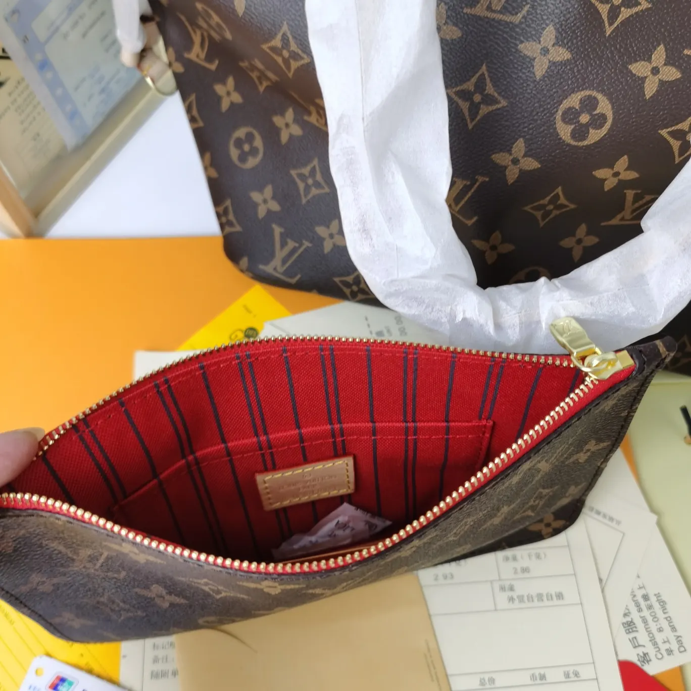 LV Neverfull 老花 牛皮 手拿包 精致手拿款