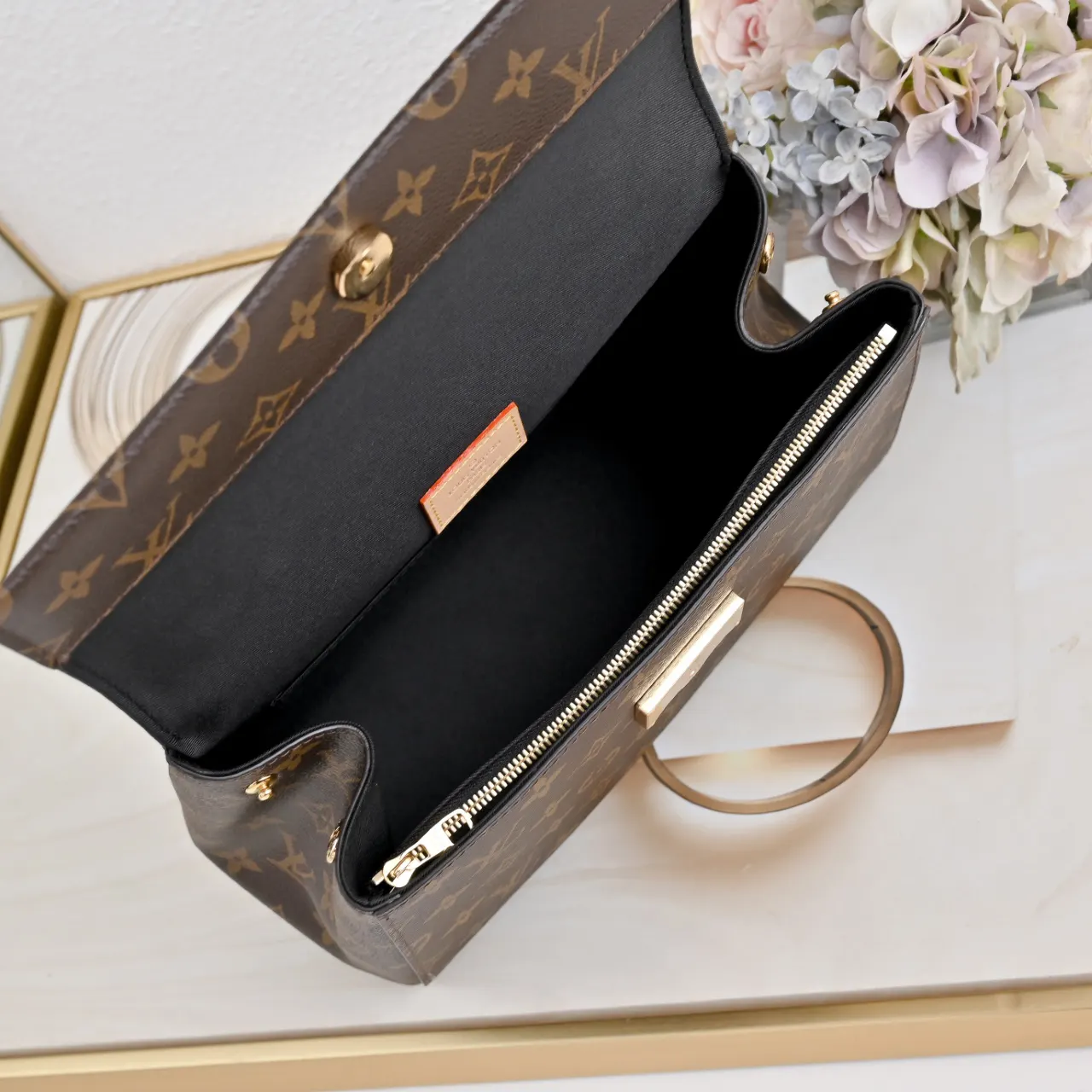 Louis Vuitton Crossbody Bag Image 9 Louis Vuitton Crossbody Bag Image 9