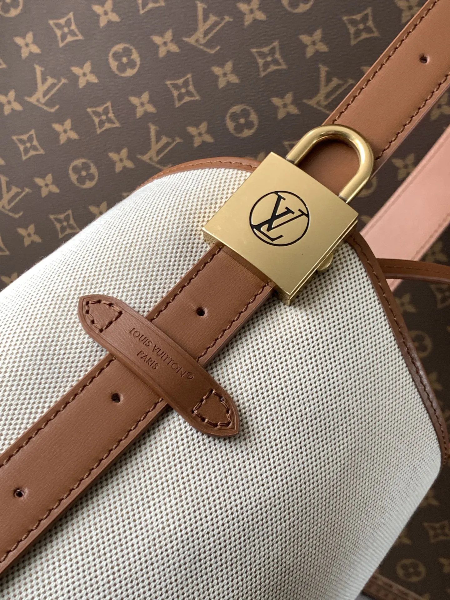 Hobo 牛皮 Low Key 腋下包 復古腋下背款