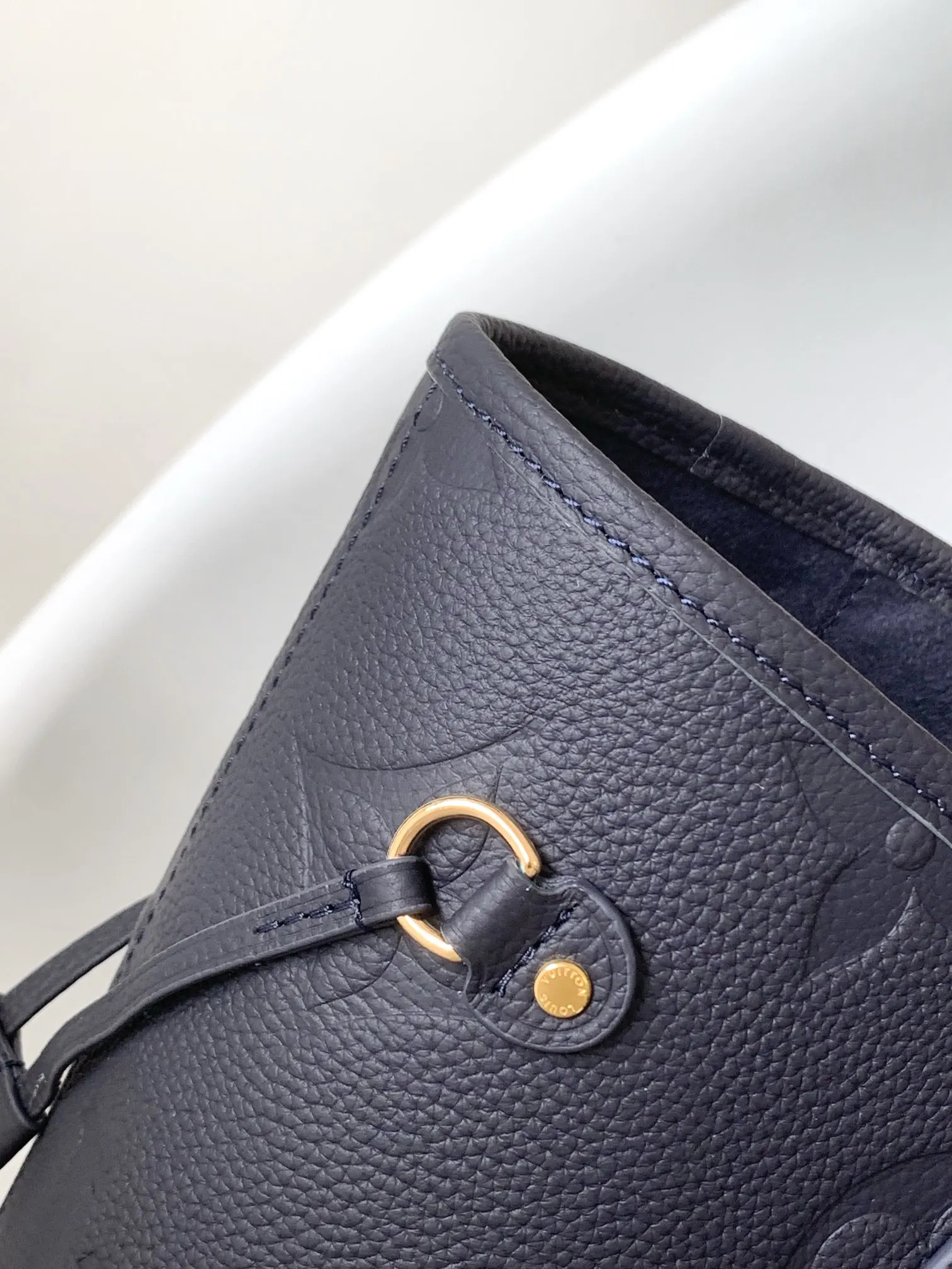 Neverfull 黑色 白色 手拿包 精致手拿款