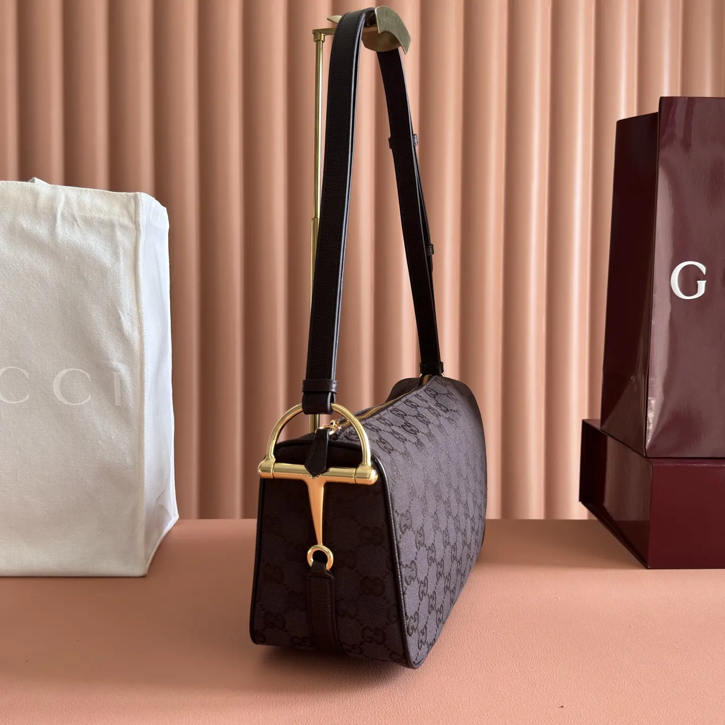 Gucci 棕色 金色 牛皮 腋下包 復古腋下背款