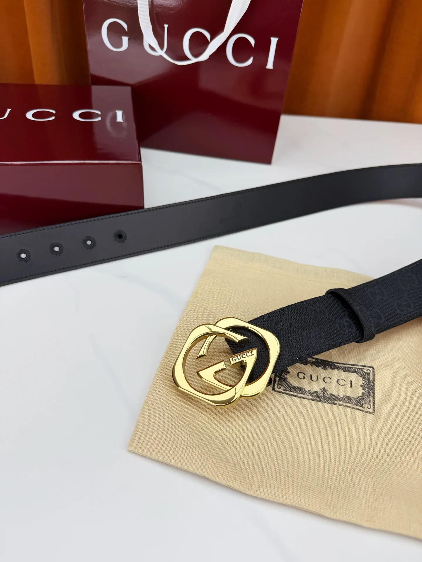 Gucci 双G扣牛皮双面腰带 商务休闲款 老花