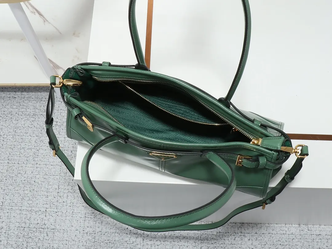 Prada 1BA426 斜挎包