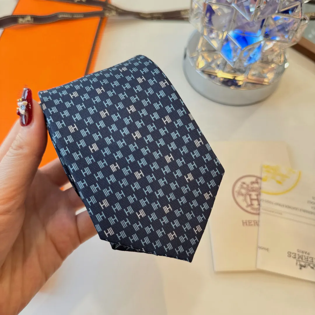 Hermès 橙色 领带 精致配饰