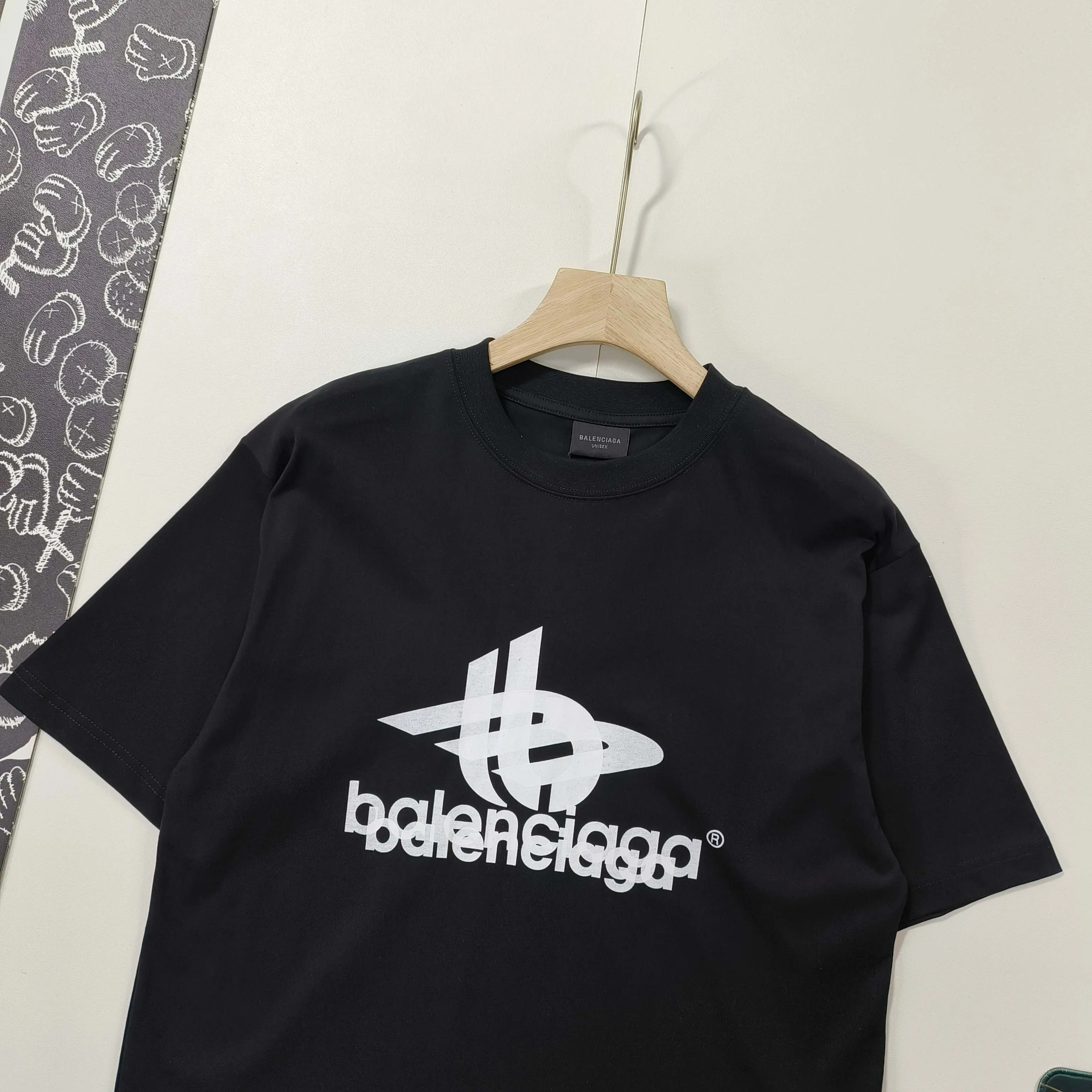 Balenciaga 黑色 純棉 Logo 短袖T恤(數字6) Balenciaga 黑色 純棉 Logo 短袖T恤(數字6)