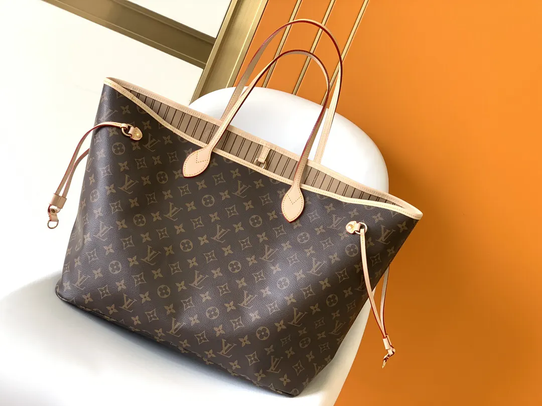 LV Neverfull 帆布 手拿包 精致手拿款