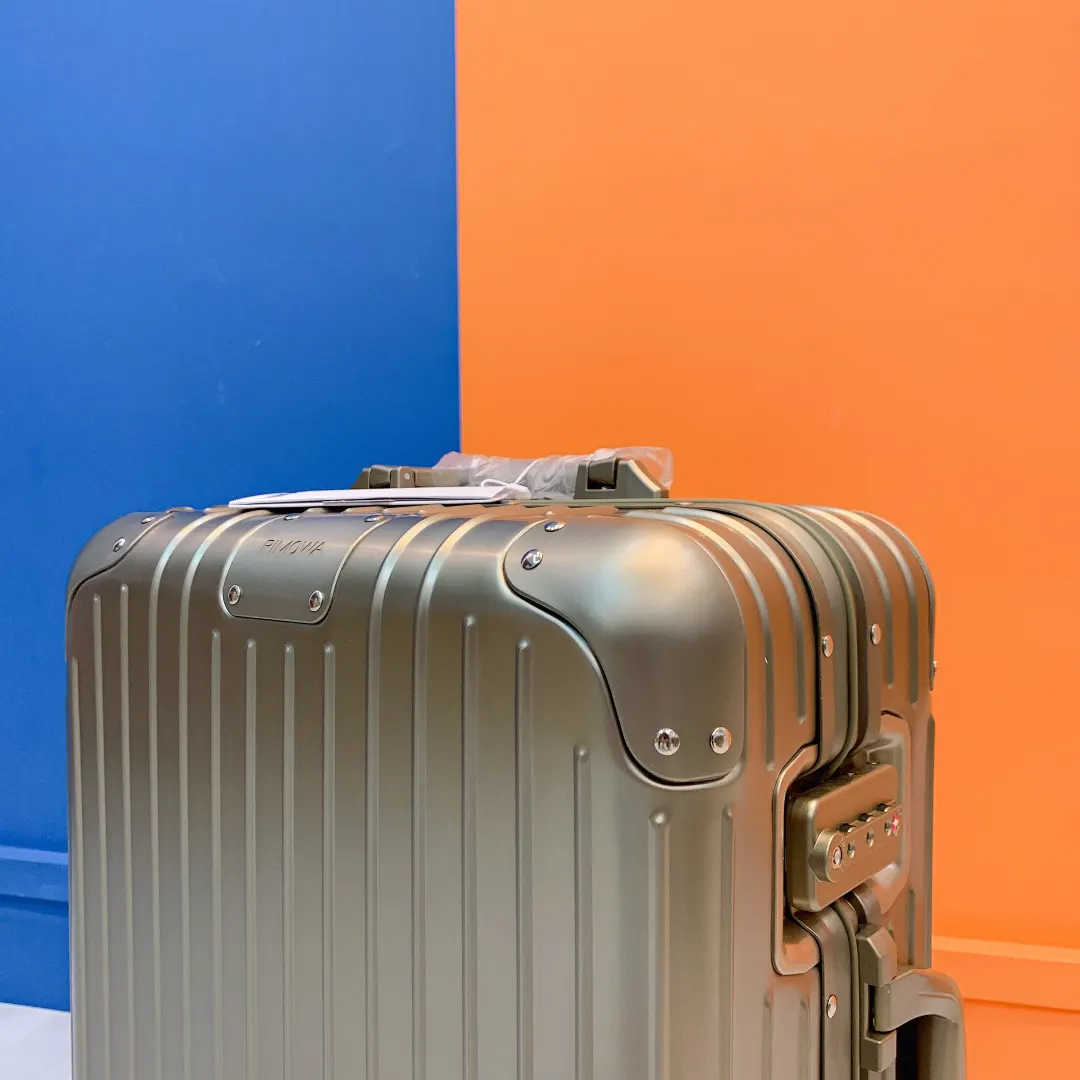 Rimowa Black Silver Suitcase Travel Lightweight