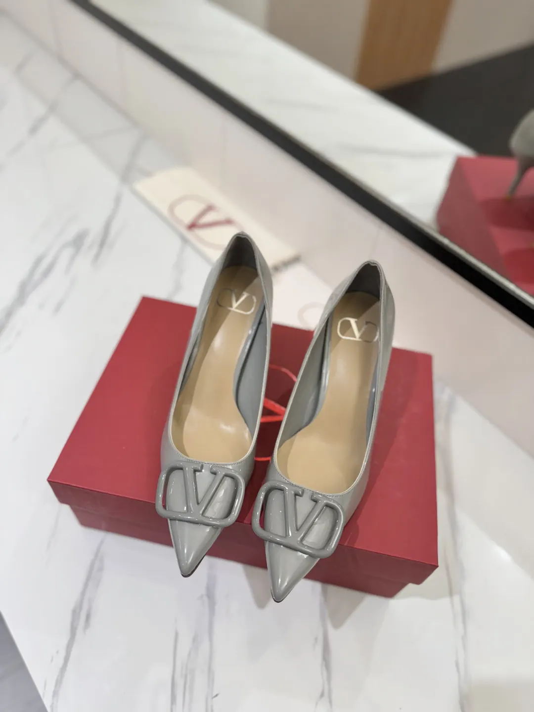 Valentino 金色 平底鞋 通勤约会款 款10