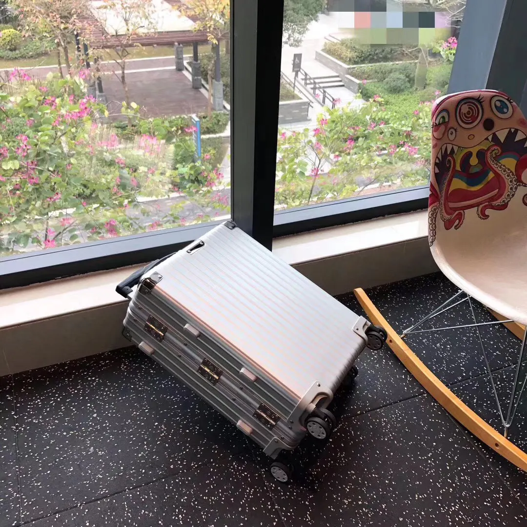 黑色 銀色 出品 行李箱 旅行拉杆款 輕便出行款