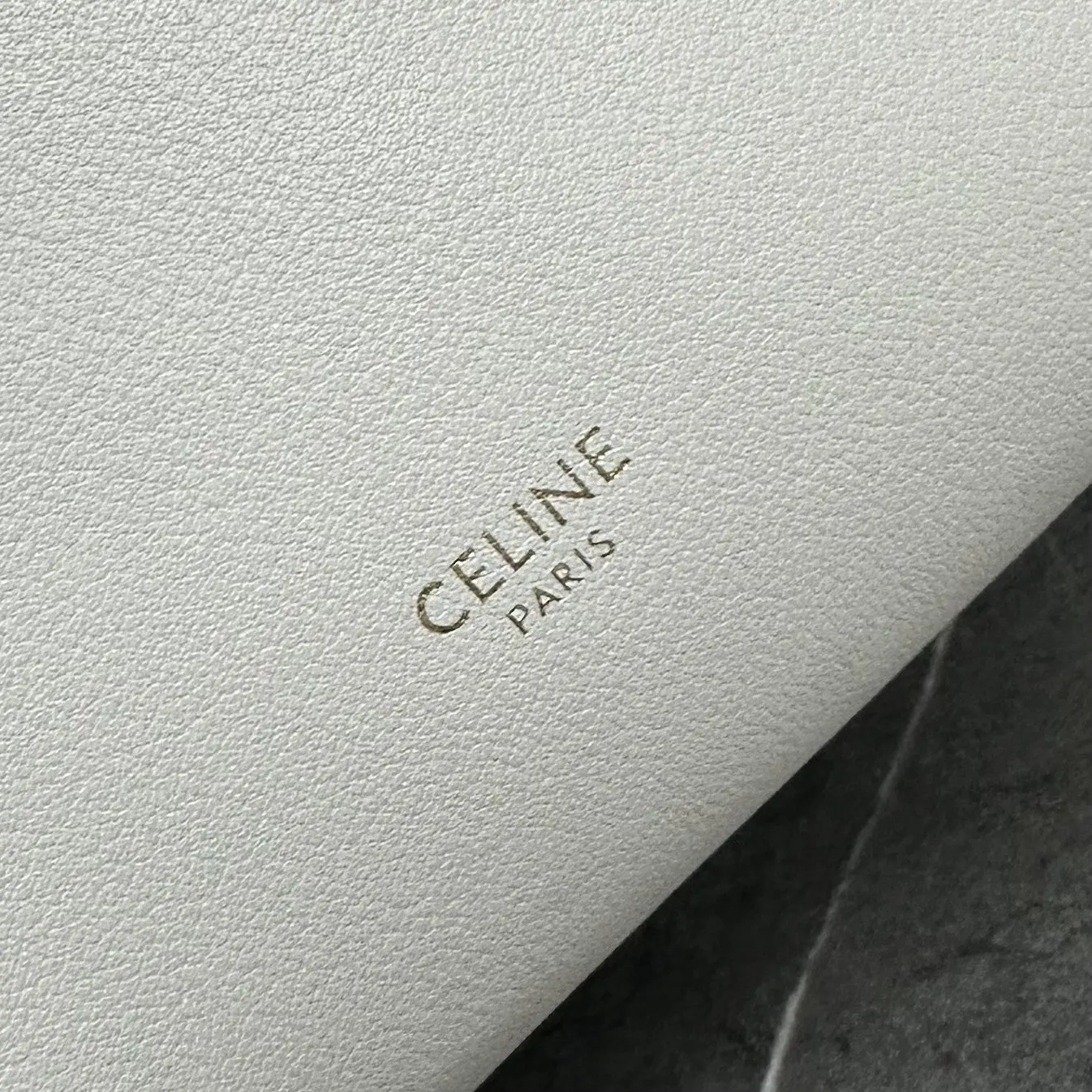 Celine Hobo 白色 小牛皮 腋下包 復古腋下背款(數字8) Celine Hobo 白色 小牛皮 腋下包 復古腋下背款(數字8)