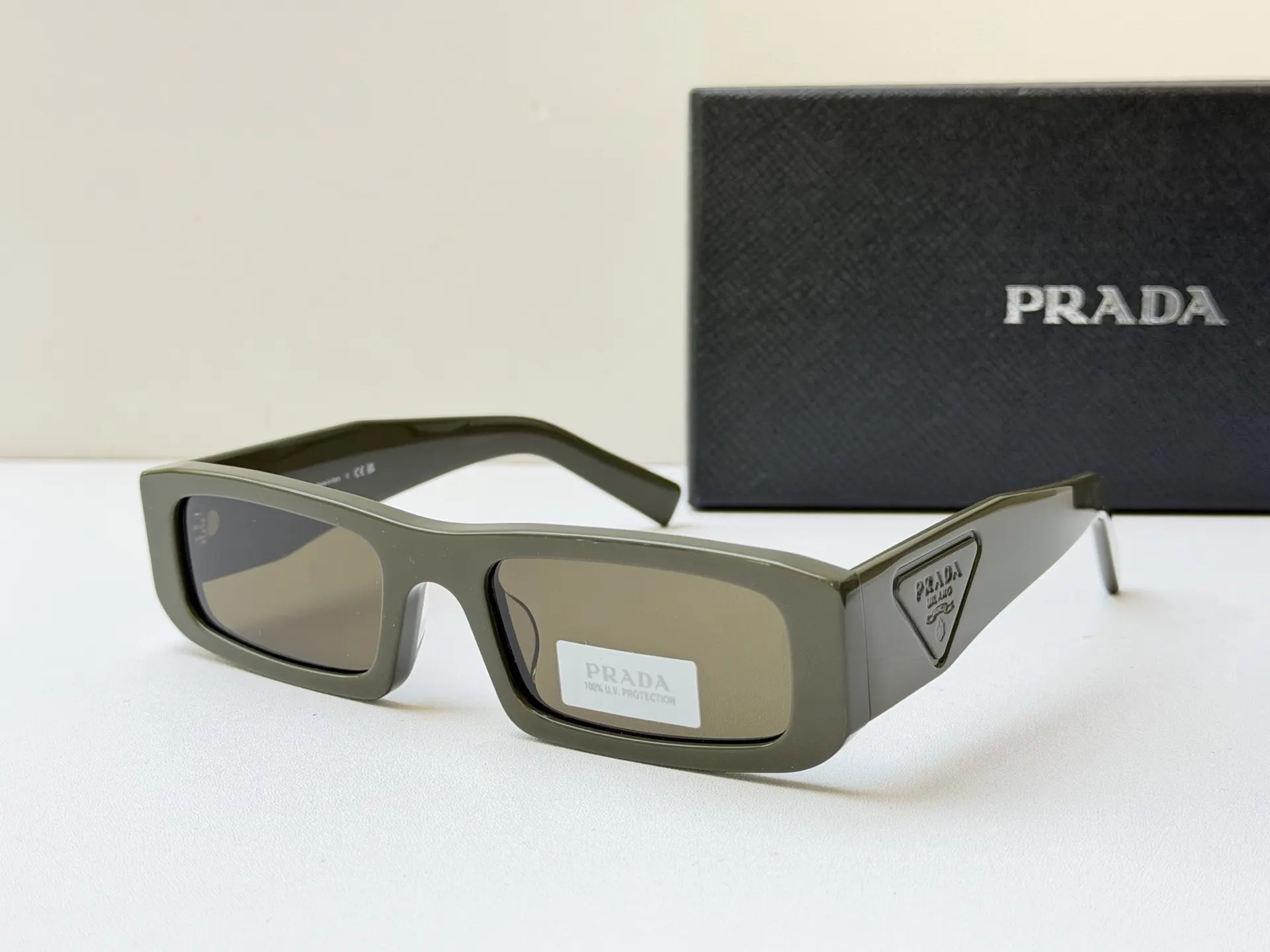 Prada 墨镜 时尚防晒款 款6