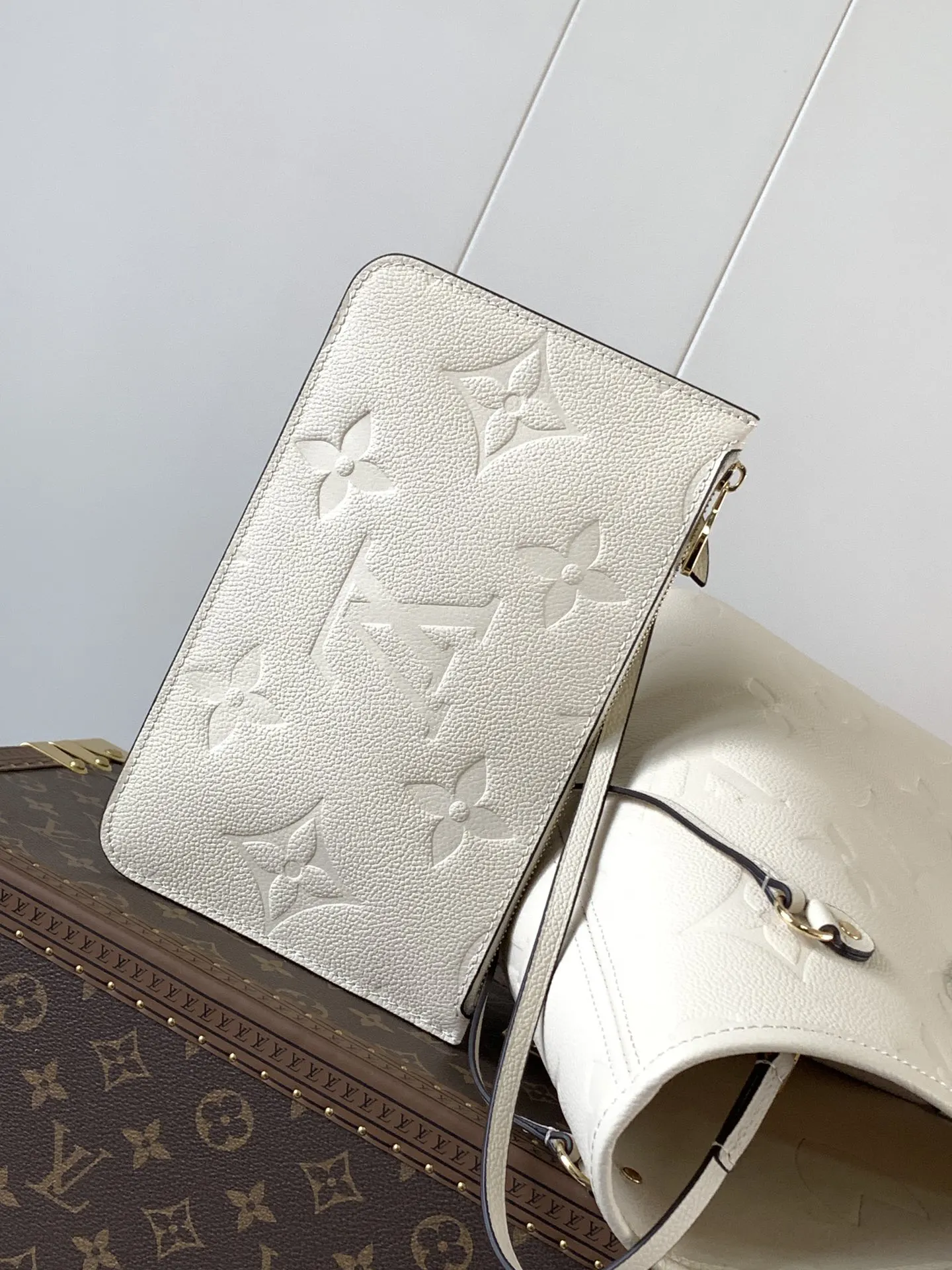 Neverfull 黑色 米白 手拿包 精致手拿款