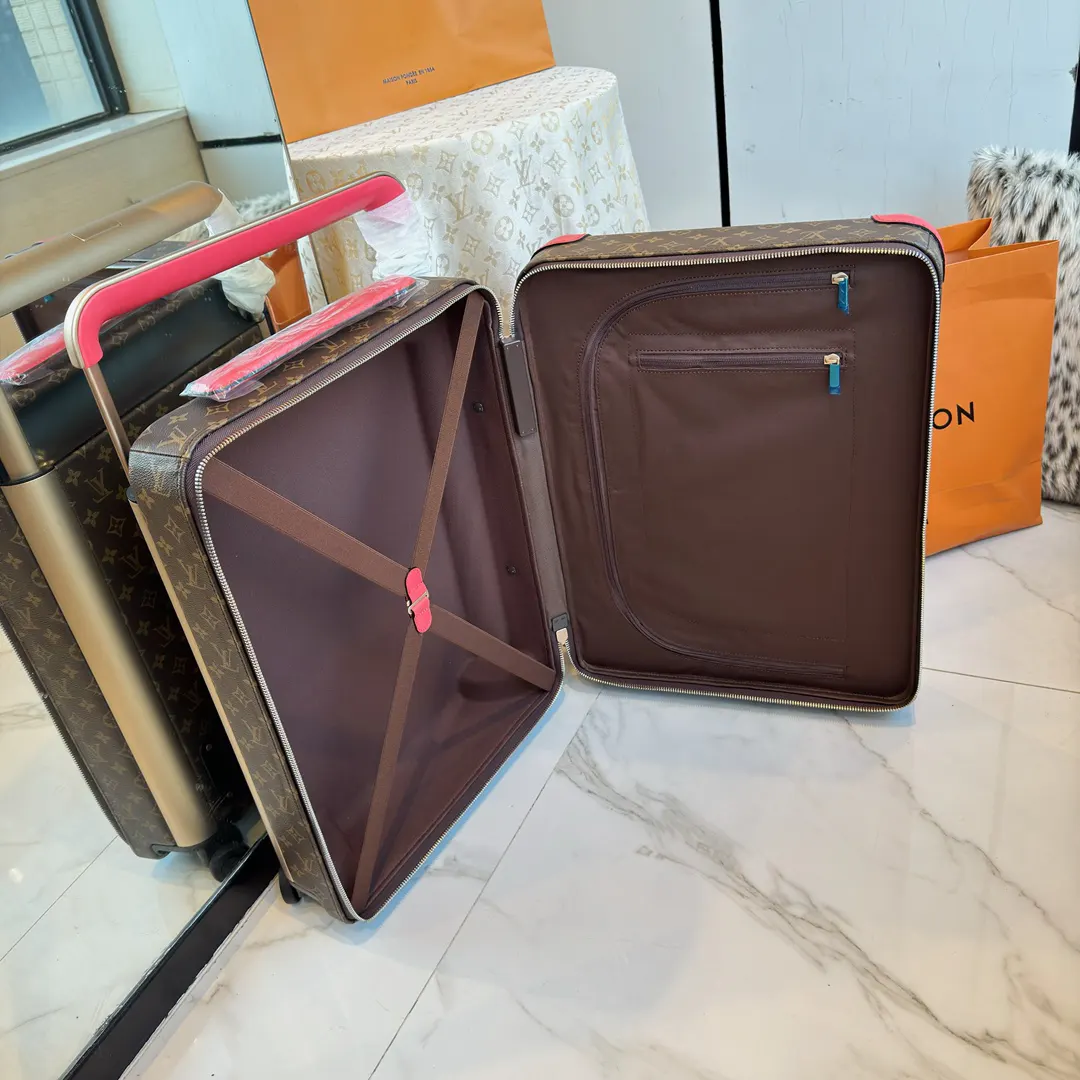 LV Horizon Monogram Suitcase with Pink Handle Image 6 LV Horizon Monogram Suitcase with Pink Handle Image 6