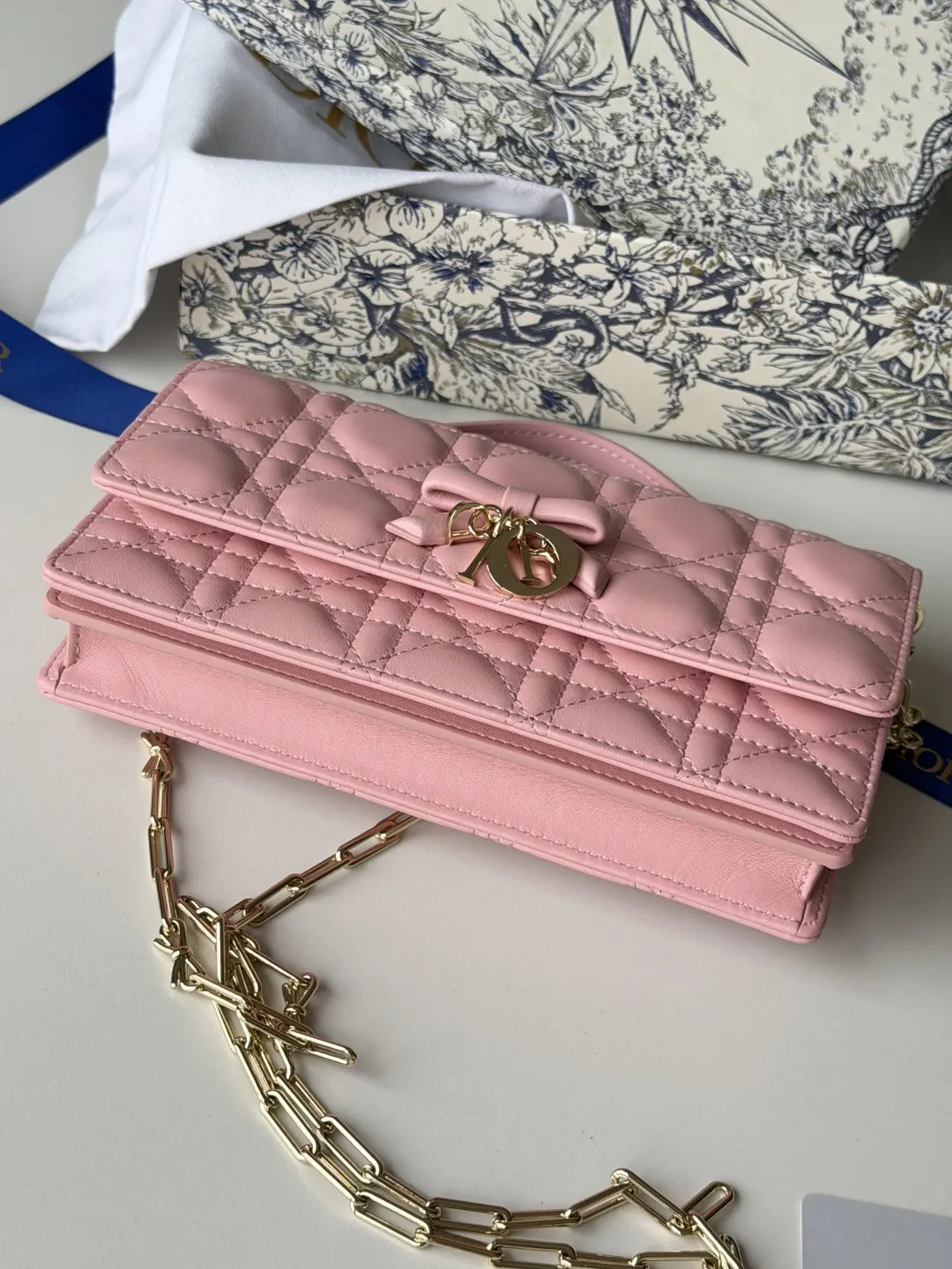 Dior 粉色羊皮链条手拿包 甜美晚宴款