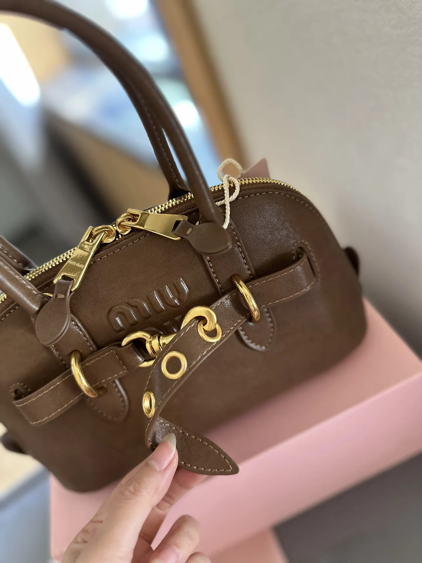 Miu MiuMiu 通勤人必备 包 手提包 通勤手提款